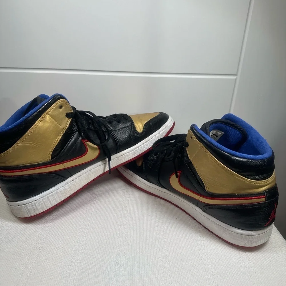 Air Jordan 1 Mid 'Black Gold Red Sneakers
